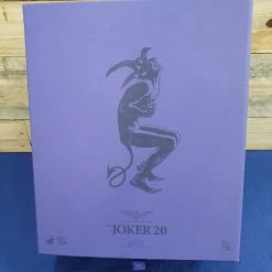 Angie Margarita THE DARK KNIGHT THE JOKER 2.0 1/6TH SCALE COLLECTABLE HOT TOY FIGURE