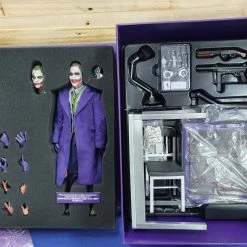 Angie Margarita THE DARK KNIGHT THE JOKER 2.0 1/6TH SCALE COLLECTABLE HOT TOY FIGURE
