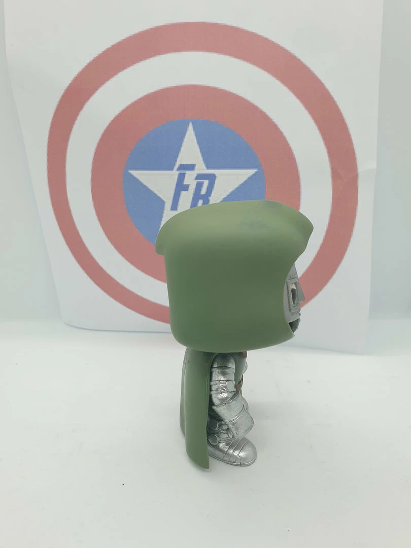 Allarna S Marvel - Dr. Doom Out Of Box Pop! Vinyl 4 Allarna S Marvel - Dr. Doom Out Of Box Pop! Vinyl