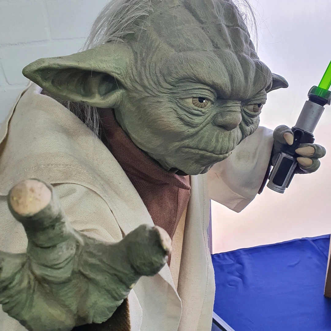 Andrew Mannino Star Wars - Jedi Master Yoda, Attack Of The Clones Replica Statue Rare Collectables 4 Andrew Mannino Star Wars - Jedi Master Yoda, Attack Of The Clones Replica Statue Rare Collectables